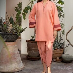 Jacquard Peach Tunic and Pants Set by Asim Jofa in M size